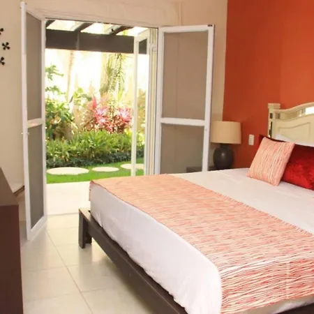 Playa Paradise Getaway. Cozy 2Br Condo In The Heart Of Playa